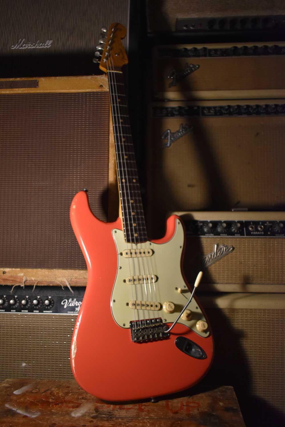 bredde forbruge Tomhed 1963 Fender Stratocaster Fiesta Red - Serial L04428 - Cesco's Corner Guitars