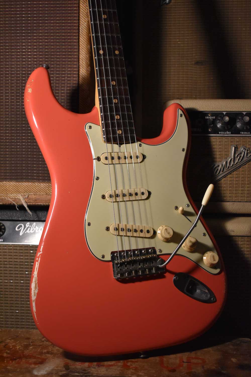 bredde forbruge Tomhed 1963 Fender Stratocaster Fiesta Red - Serial L04428 - Cesco's Corner Guitars